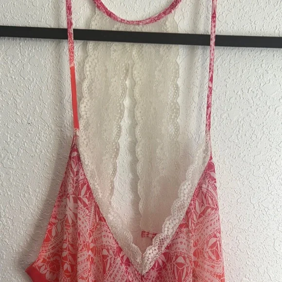 ❗️SOLD❗️In Bloom Coral  Lace sleepwear - Picture 3 of 6
